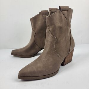 DOLCE VITA Keilani Mushroom Western Faux Suede Ankle Boots Pull on 7.5